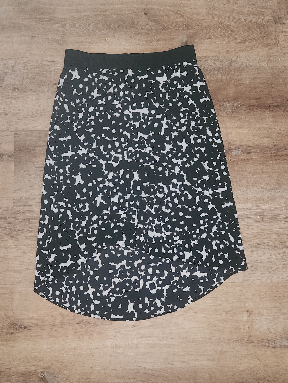 CAbi Black and White High-Low Printed Skirt